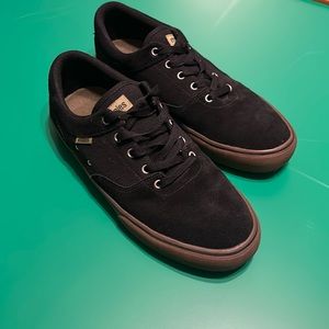 Etnies men’s shoes, size 10, black suede and canvas